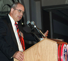 Bill Sargent speaking to over 800 attendees at a BXA Update Conference in Washington, DC